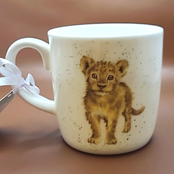 Royal Worcester Lion "Family Pride" large bone china mug - Picture 4 of 10
